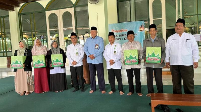 bingkisan lebaran untuk ustadz TPQ